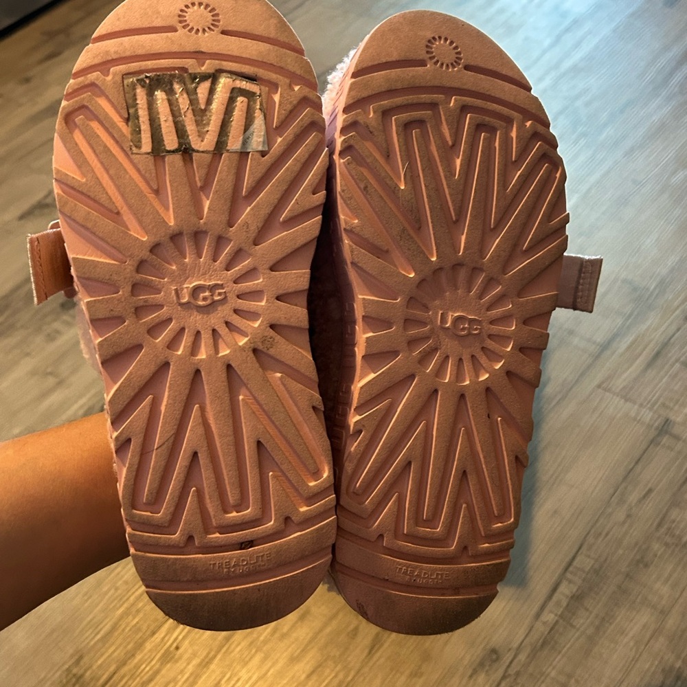 UGG Fluffita Shearling Slippers Pink Cloud Size 8 Slides - Picture 6 of 7